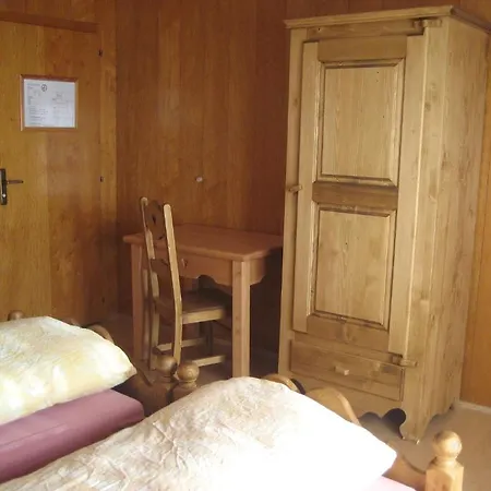 Logis De La Licorne Han/Misafirhane