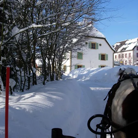 Logis De La Licorne Han/Misafirhane La Ferrière