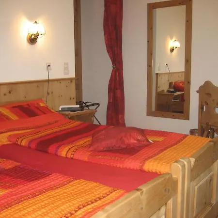 Han/Misafirhane Logis De La Licorne *