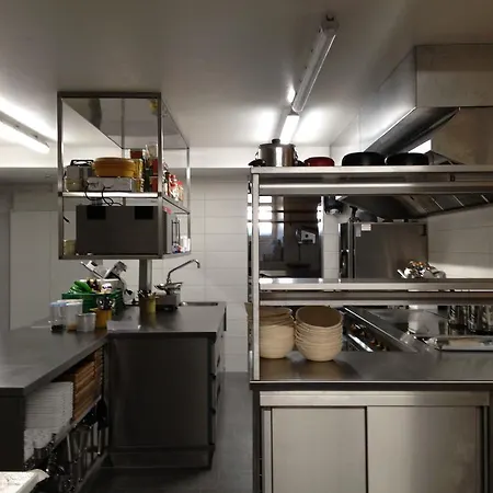 Han/Misafirhane Logis De La Licorne *