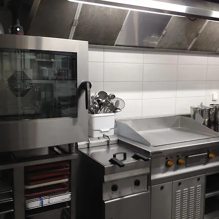 Logis De La Licorne Han/Misafirhane La Ferrière