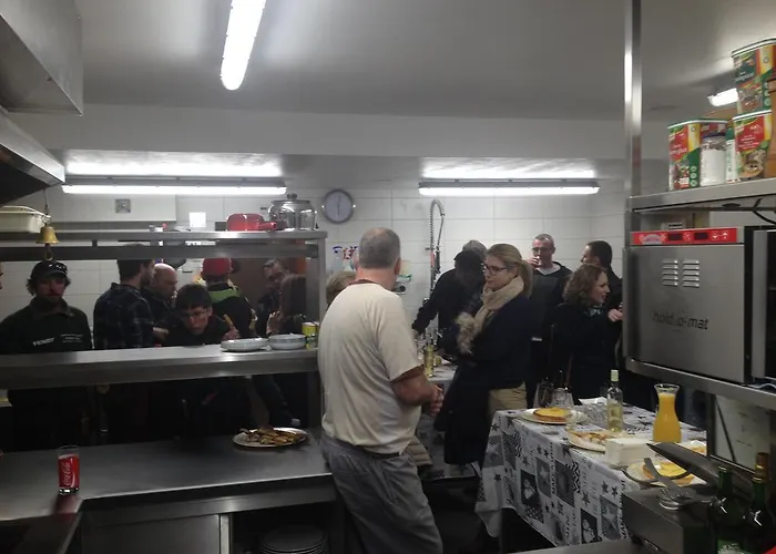 Inn Logis De La Licorne